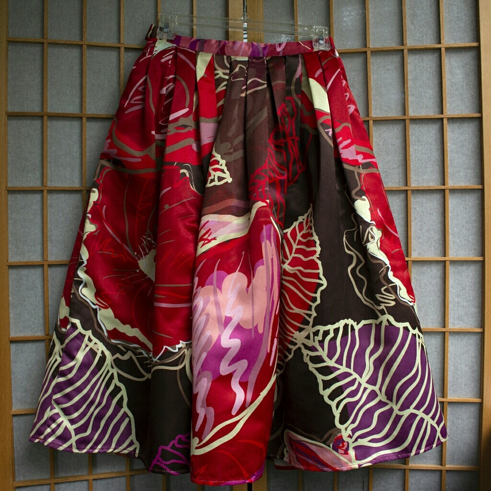 Exotic Blooms Pleated Midi Skirt